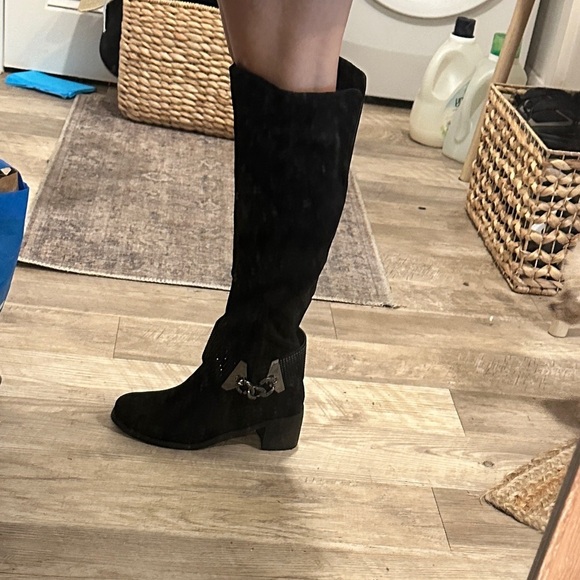 NWT Nancy Li Mid-Calf Sueded Boots with Silver Buckle - Picture 6 of 8